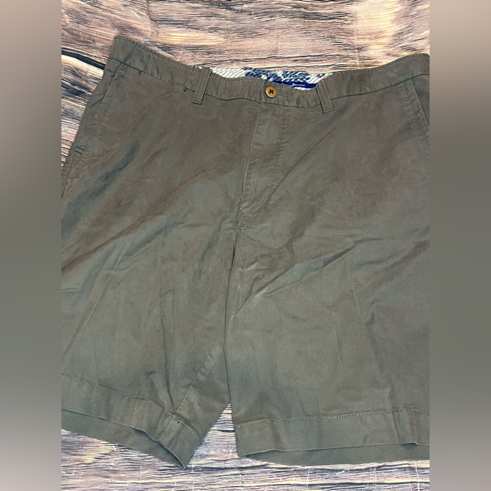 Tommy Bahama Size 38 Shorts